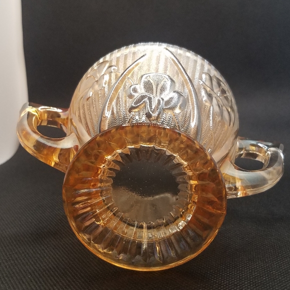 Jeannette Iris and Herringbone Vintage Iridescent Sugar bowl with lid - Picture 11 of 11